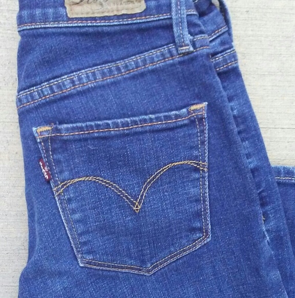 Levi's Jeans - Picture 2 of 5